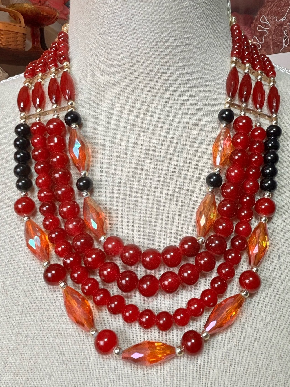 💝 2/20$ Vintage Multi-Strand Glass & Acrylic Statement Necklace Cherry Red & Gol